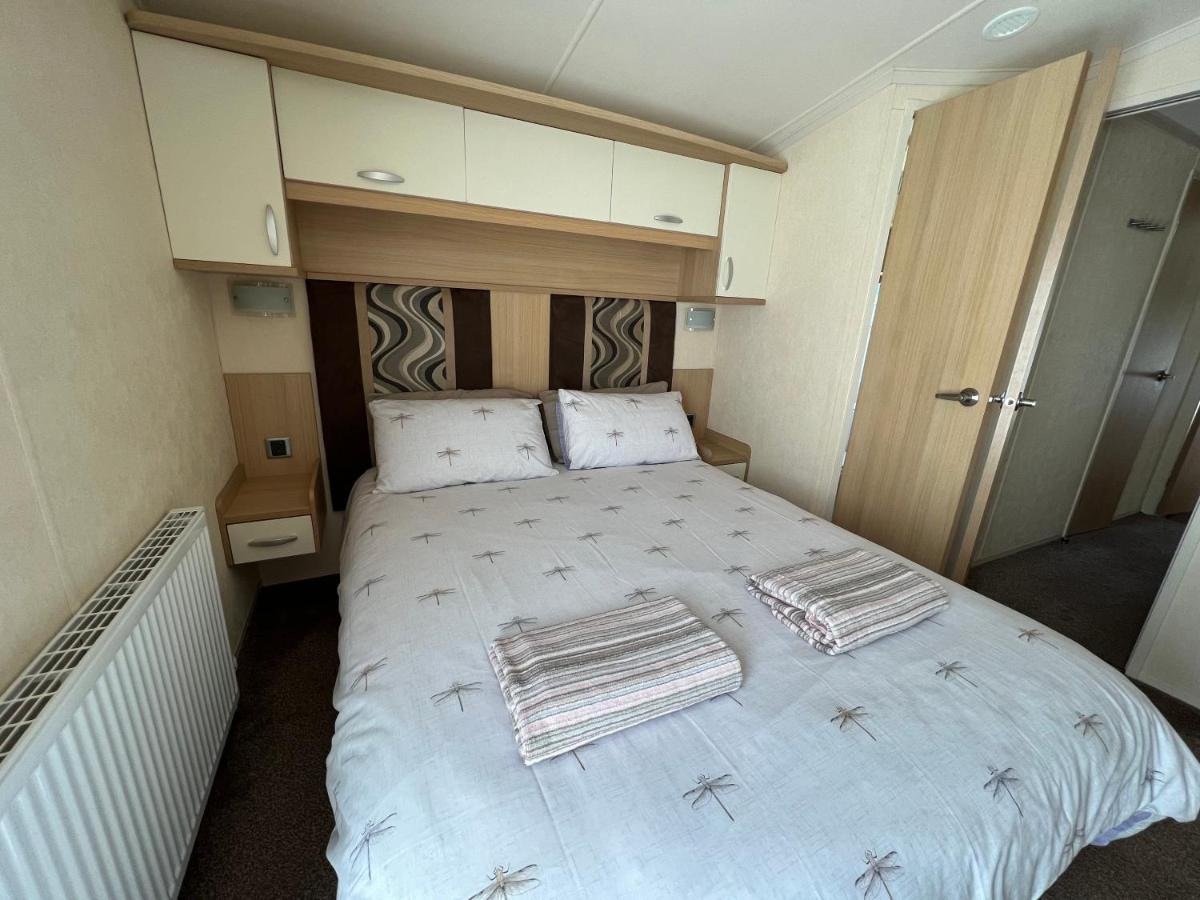Dragonfly Lodge South Cerney Eksteriør billede